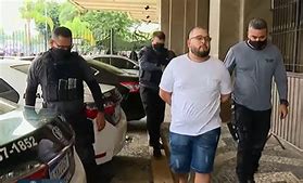 PM expulsa policiais que faziam a segurança de chefão da milícia de Rio das Pedras