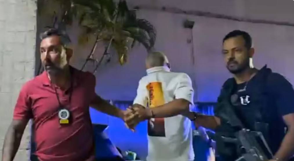 Homem foi preso suspeito de torturar a enteada de quatro anos. Criança está internada em estado grave com perfuração intestinal