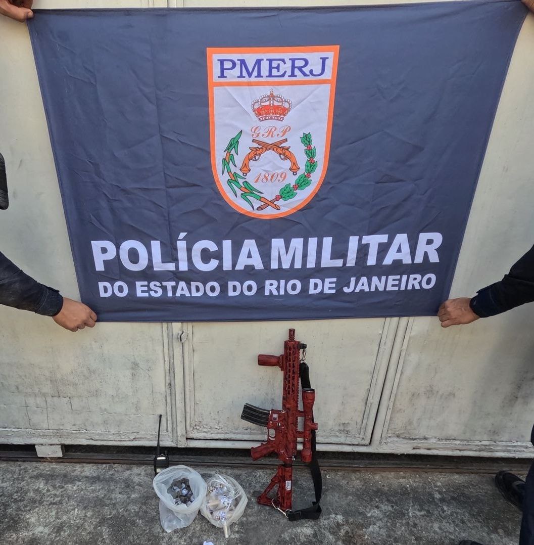 Barricadas com fogo para impedir atuação da PM na Pedreira (TCP)