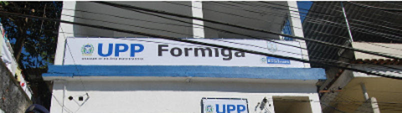 Traficantes com táticas de guerrilha cercavam base de UPP em morro da Tijuca, que era monitorado por todos os lados por criminosos com fuzis e pistolas