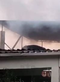 Traficantes do TCP jogaram uma granada de um drone em favela do CV em Madureira .  Bomba caiu sobre uma casa