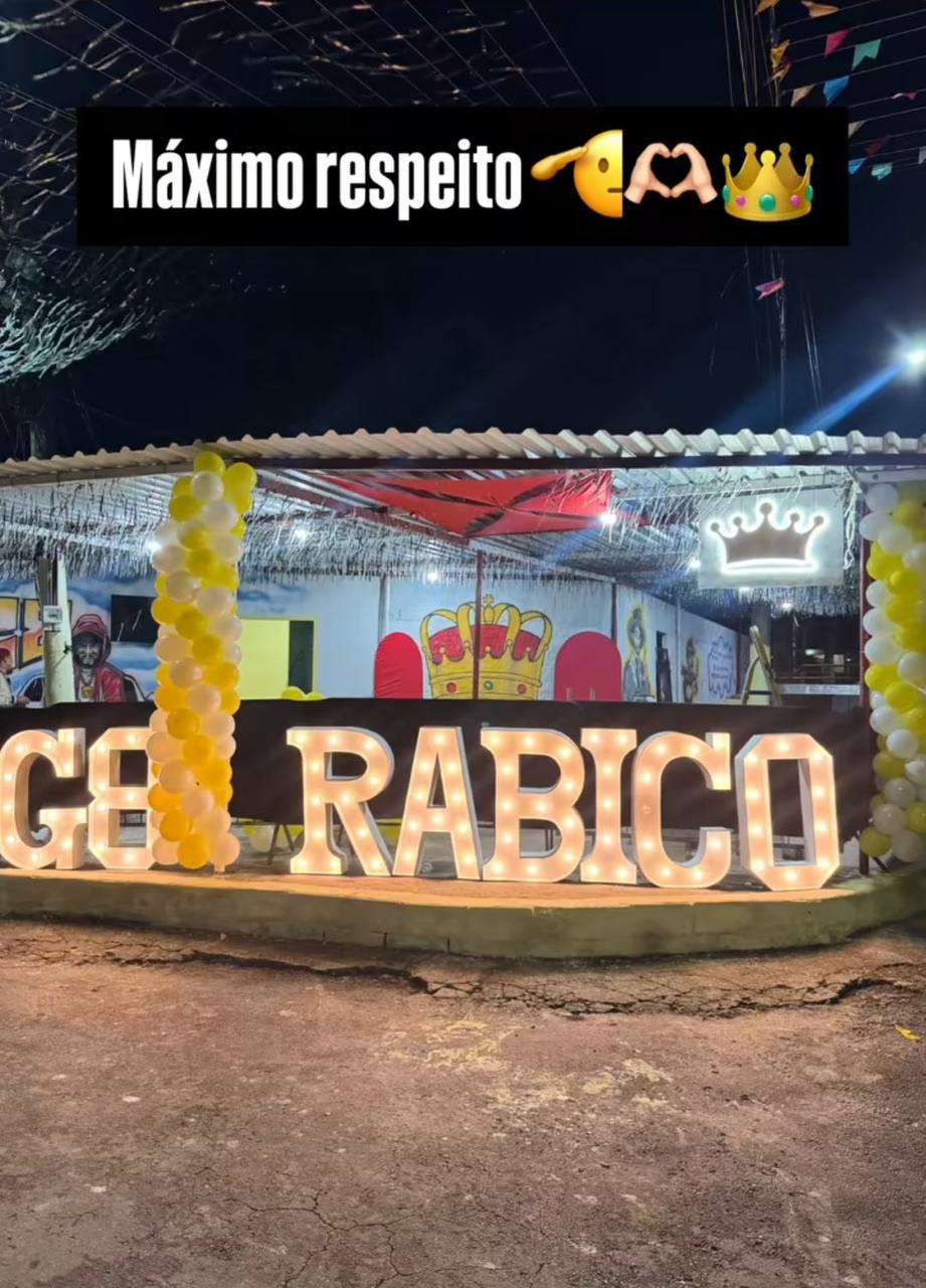 Festão em São Gonçalo para comemorar aniversário de chefâo do tráfico. VIDEO