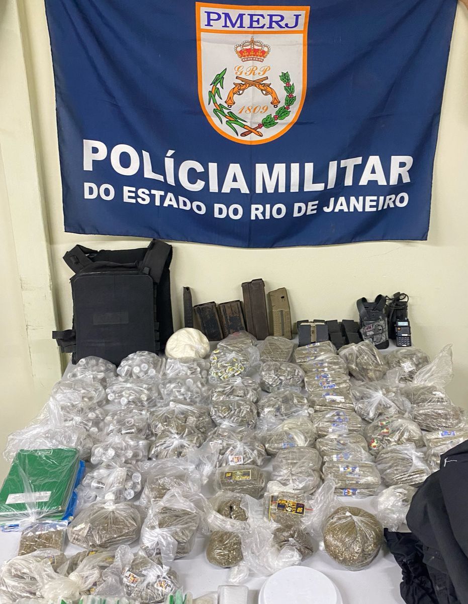 Operação para prender assassinos de PM terminou com dois detidos com drogas e armas