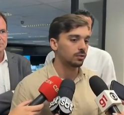 Secretário de Paes disse que teve dois fuzis apontados para ele