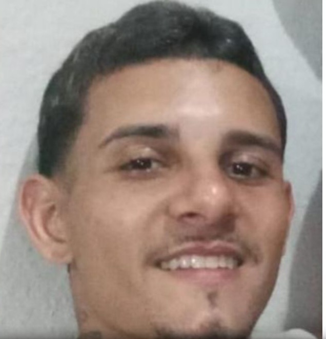 Jovem foi morto por traficantes do TCP em Costa Barros após ser parado em falsa blitz e ser confundido com olheiro de facção rival
