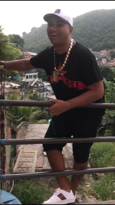 Bandido que foi morto em ‘tribunal do CV’  na Penha teve que deixar favela após matar ex-namorada. Ele comandou esquema que misturava tráfico, roubos de carga e extorsão no Rio; investigação aponta cobrança de até R$ 10 mil a comerciantes
