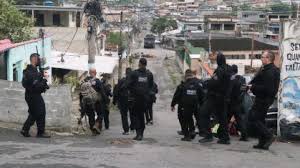 Comando Vermelho mobilizou motociclistas para sabotar cerco policial e salvar traficantes na megaoperação na Penha e Alemão