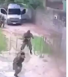 EXCLUSIVO: DIAS ANTES DO VÍDEO DA VAN, COMANDO VERMELHO TENTOU INVADIR A CACHAMORRA E FOI RECHAÇADO. VIDEOS MOSTRAM