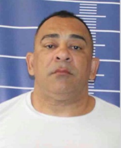 UM DOS TRAFICANTES MAIS PROCURADOS DO RIO ATUALMENTE CONSEGUIU SAIR DA CADEIA ALEGANDO DOENÇA E SUMIU ANTES DE COLOCAR TORNOZELEIRA. HOJE COMANDA A MUZEMA (CV) E EXIBE FOTOS NA ACADEMIA